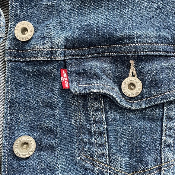 LEVI'S || Classic blue denim jean trucker jacket - Size S Petite - Picture 4 of 6